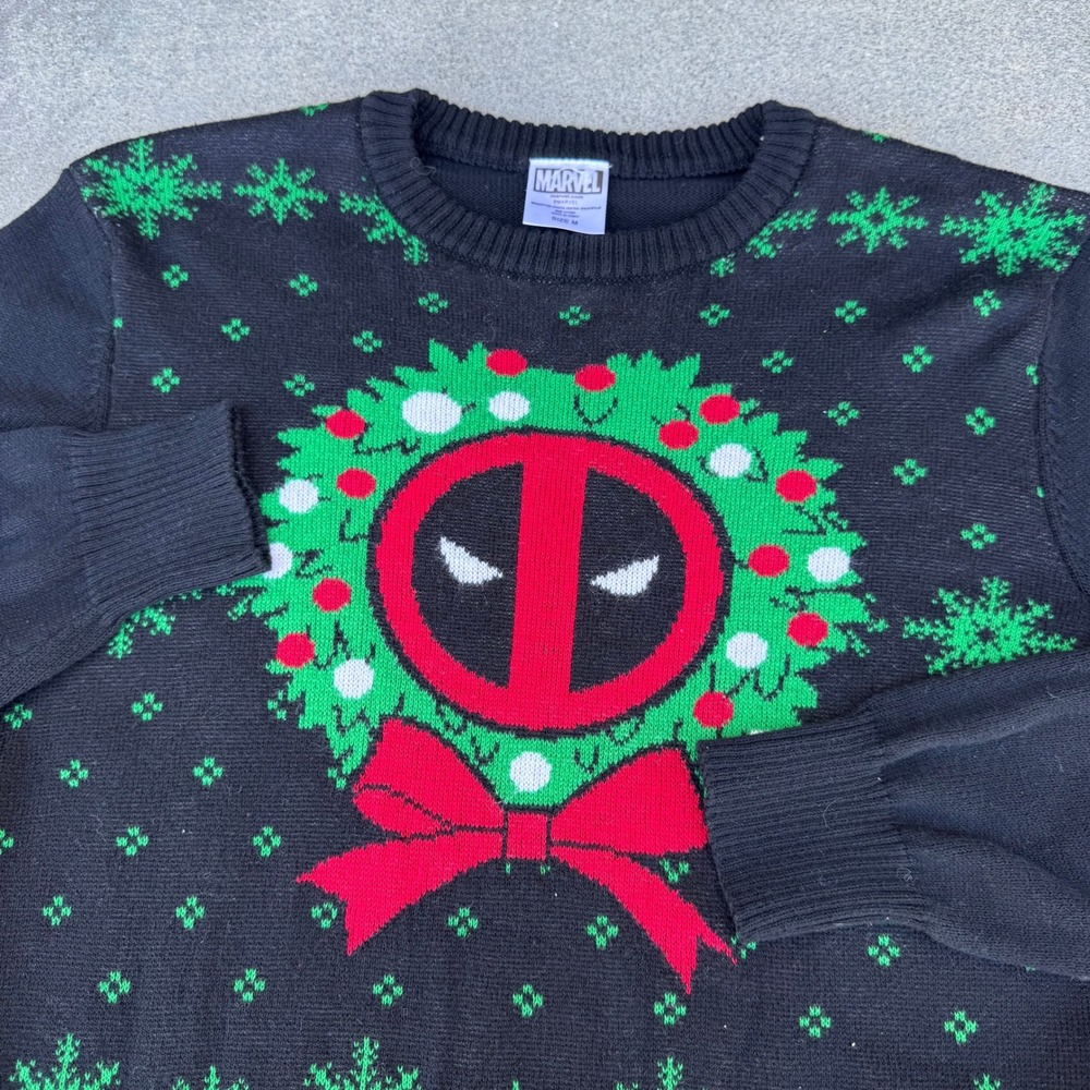 Marvel Deadpool Christmas Sweater Mens Medium Black Holiday Ugly Wreath‎ Knit